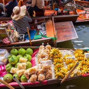 <b>Tailandia:</b> Tour por mercados flotantes y clase de Pad Thai en Bangkok